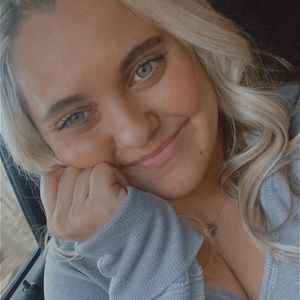 Meet your Posher, Lily